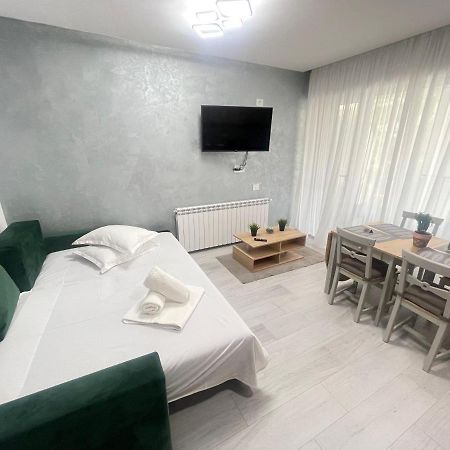 Velier Holiday Apartments Mamaia Ngoại thất bức ảnh
